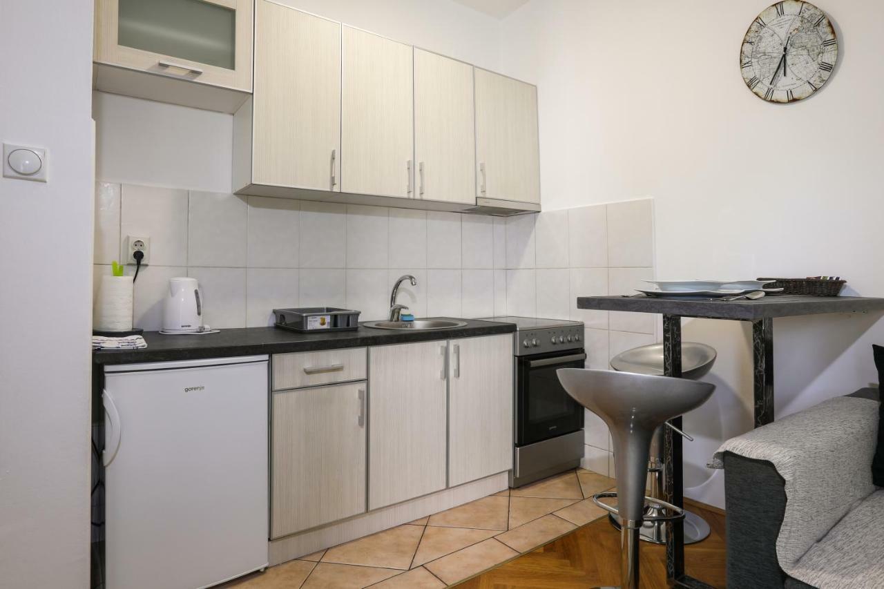 Apartment Promenada 35 Novi Sad Buitenkant foto