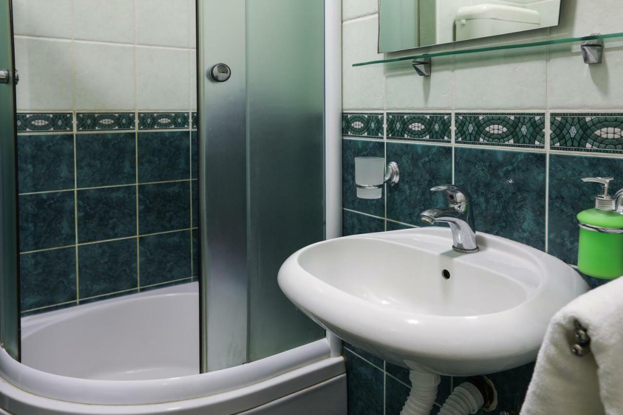 Apartment Promenada 35 Novi Sad Buitenkant foto